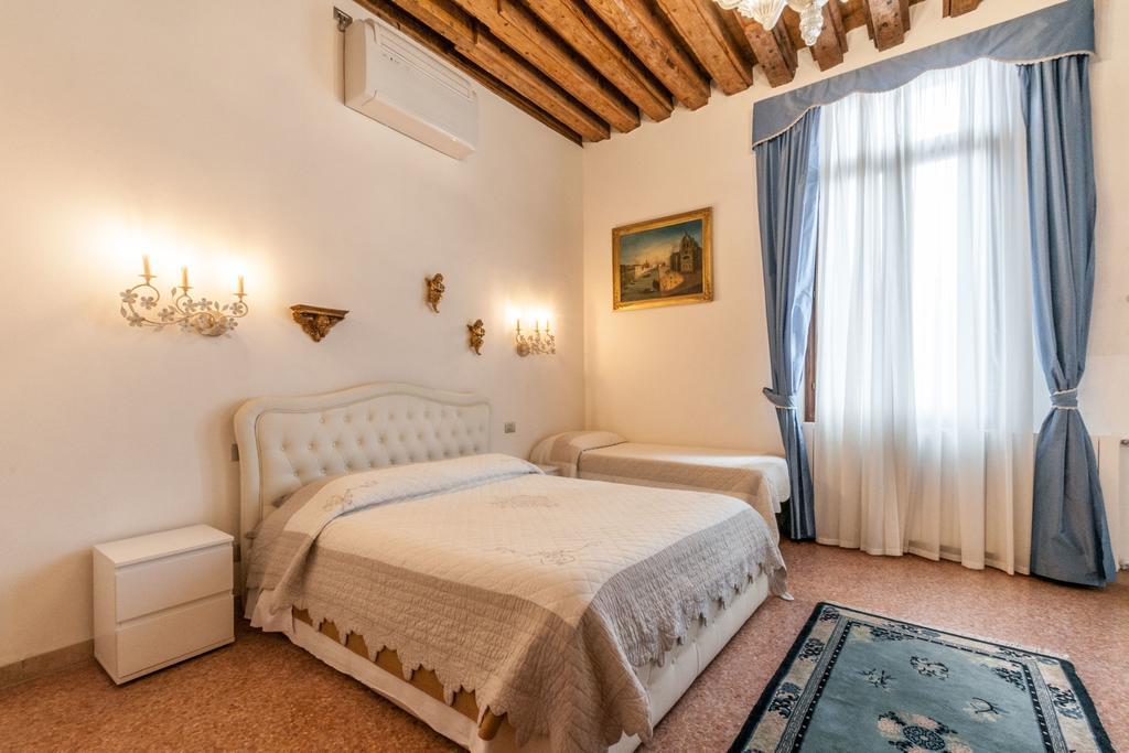 Palazzo Della Torre Apartment Venice Luaran gambar